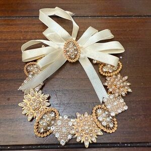 Elegant Floral Pearl with Ribbon heavy metal ornament